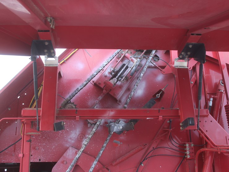 new-holland-br7090-image-29