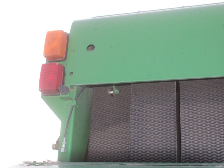 john-deere-568-image-45