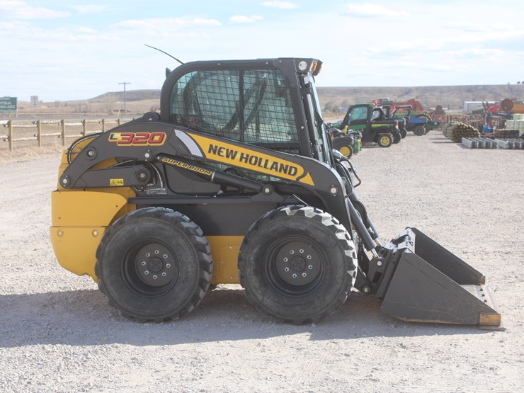 2021-new-holland-c327-image-6