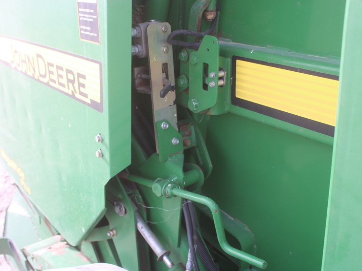 john-deere-568-image-40