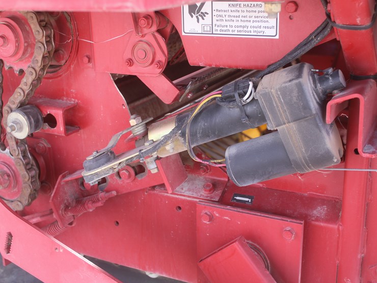 new-holland-br7090-image-54