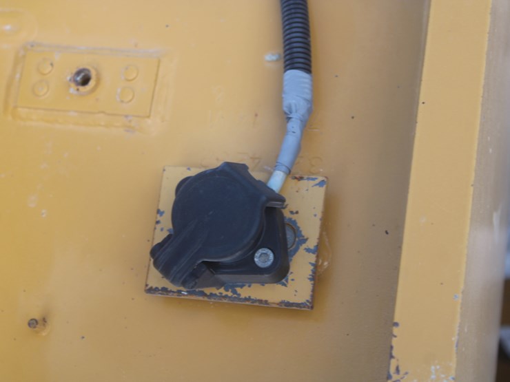 2014-caterpillar-907h2-image-21