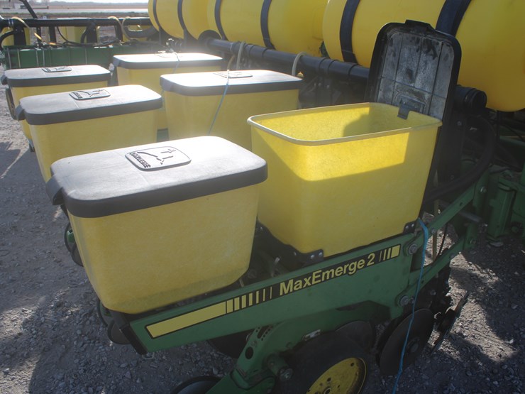 john-deere-7200-image-86