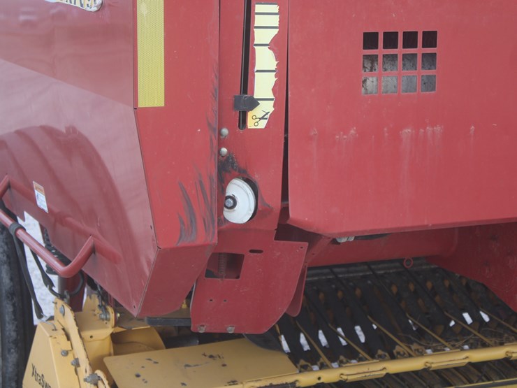 new-holland-br7090-image-62