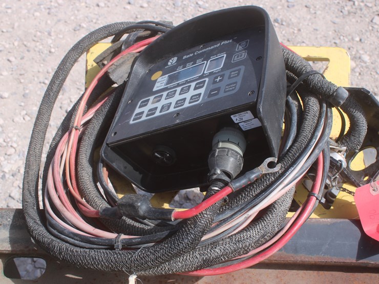 new-holland-br7090-image-61