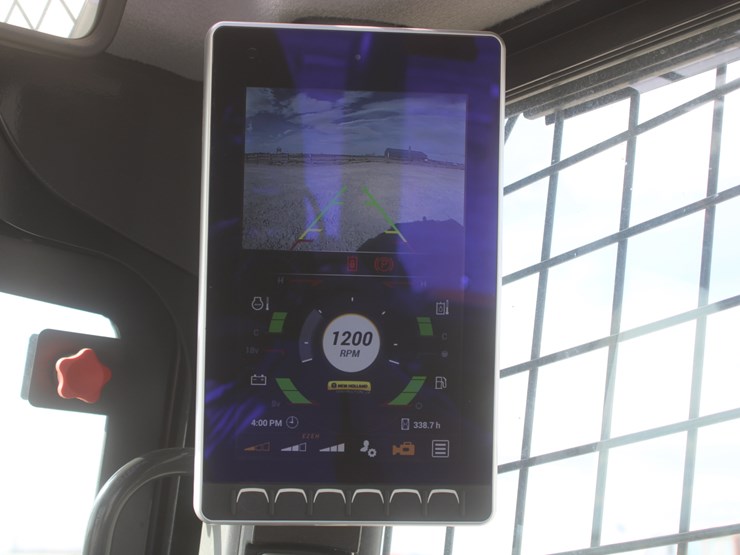 2021-new-holland-c327-image-56