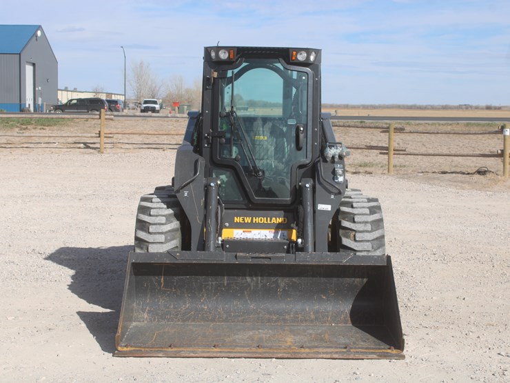 2021-new-holland-c327-image-7