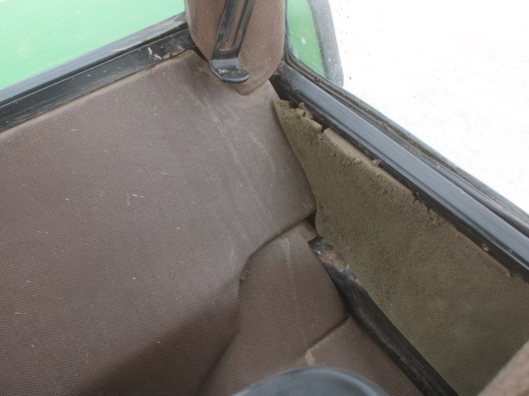 1985-john-deere-4650-image-32