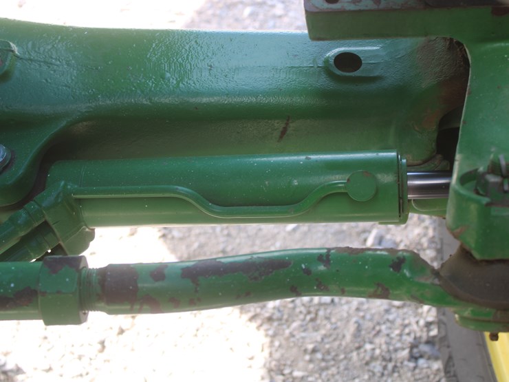 john-deere-8100-image-60