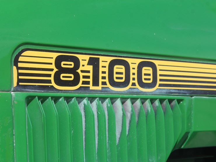john-deere-8100-image-22