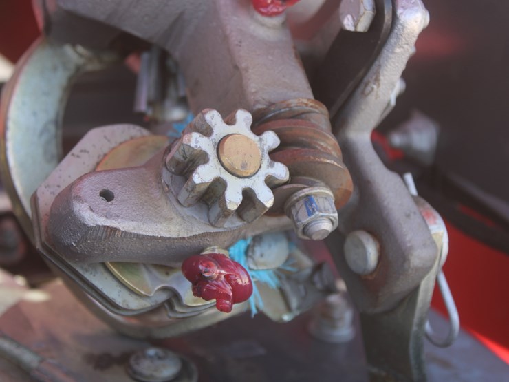 2020-massey-ferguson-1840-image-36