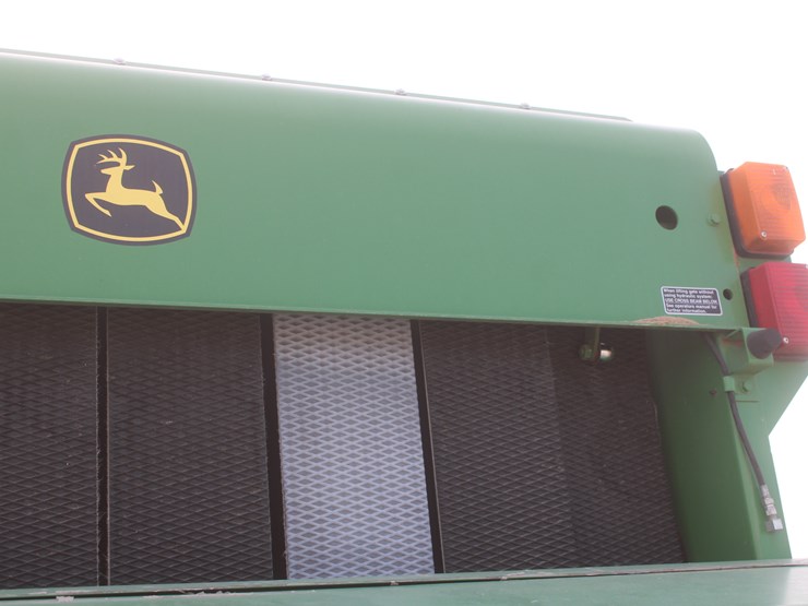 john-deere-568-image-46