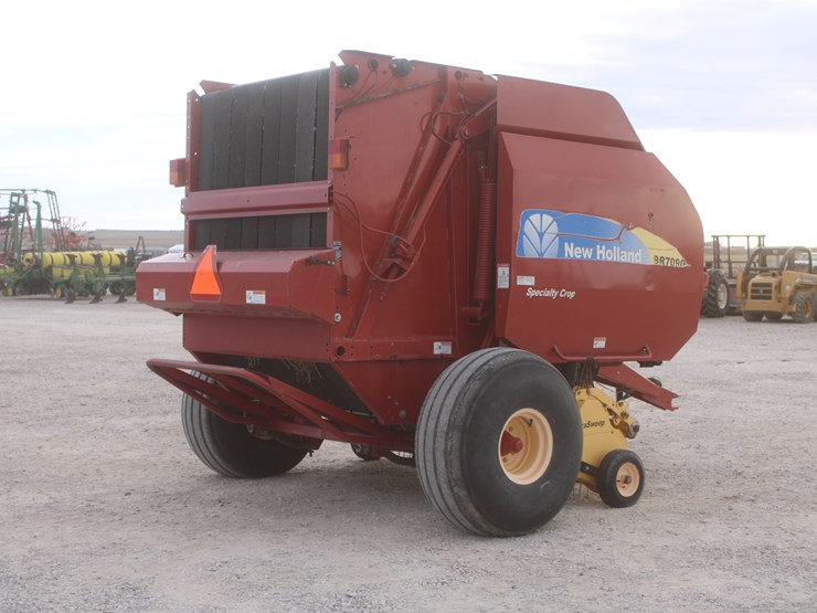 new-holland-br7090-image-4