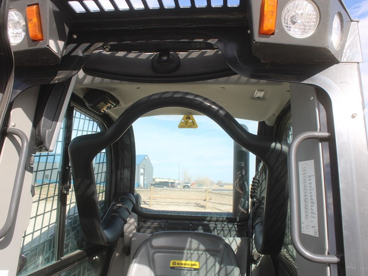 2021-new-holland-c327-image-48