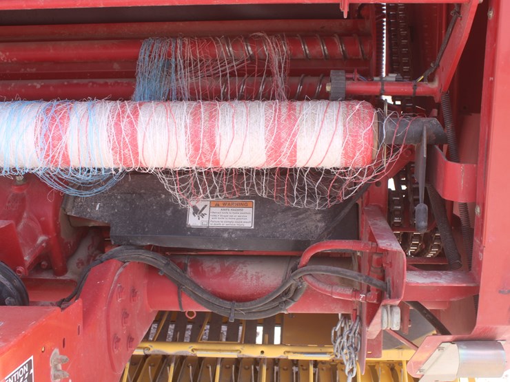 new-holland-br7090-image-23