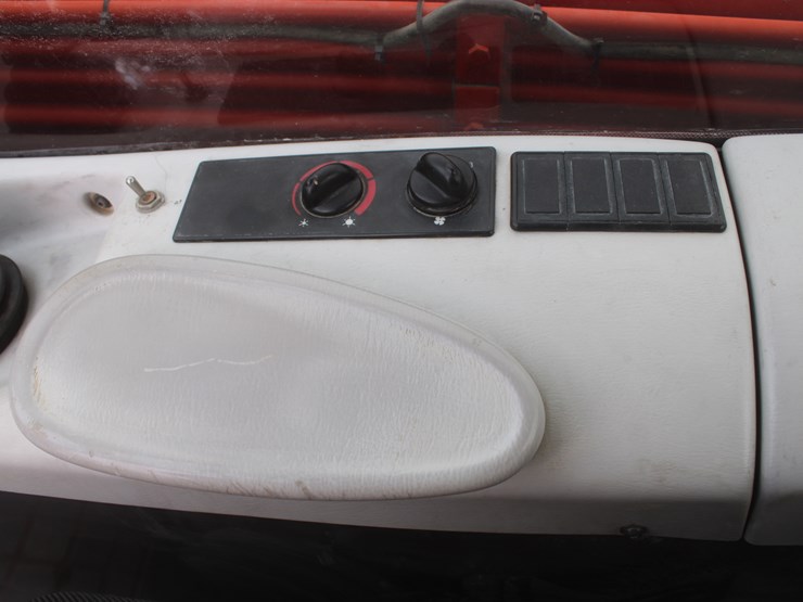 2002-manitou-mlt633-image-31