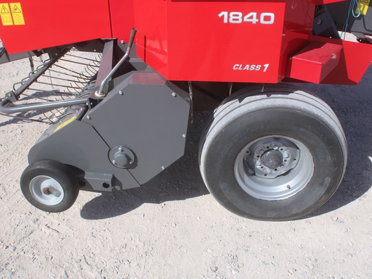 2020-massey-ferguson-1840-image-15