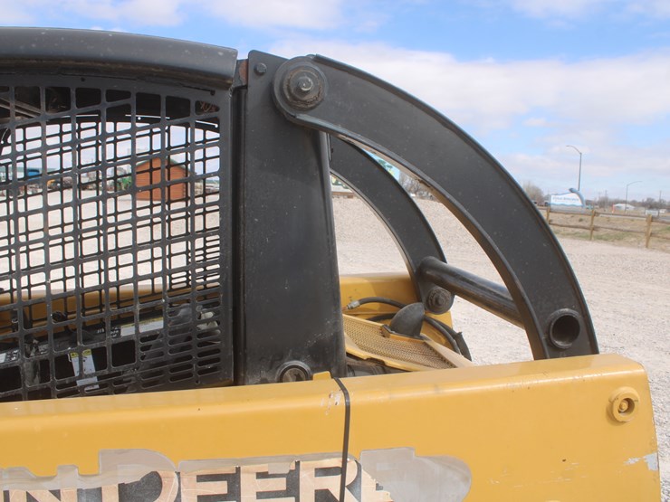 john-deere-250-image-24