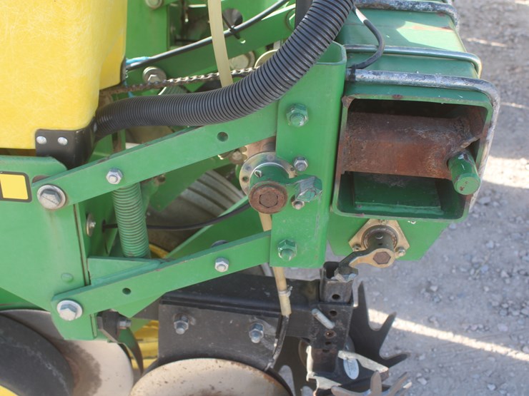 john-deere-7200-image-64