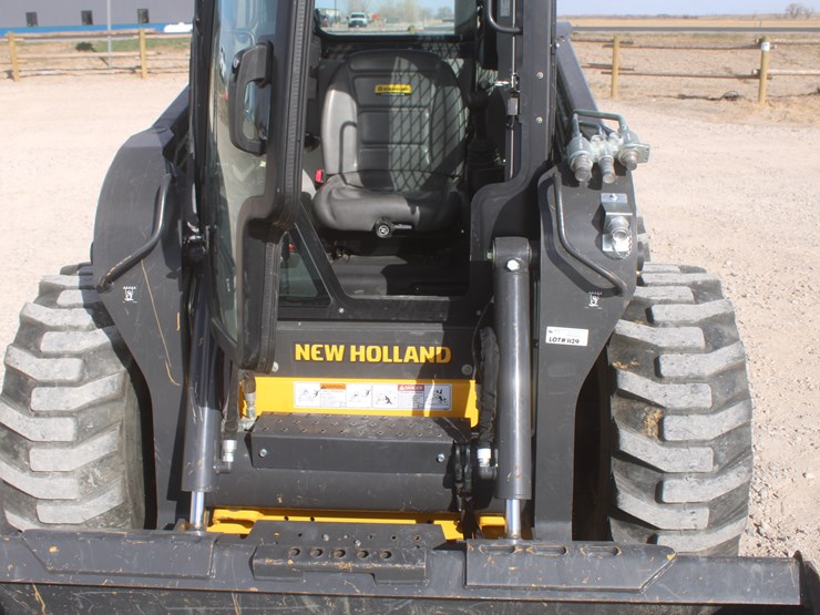 2021-new-holland-c327-image-45