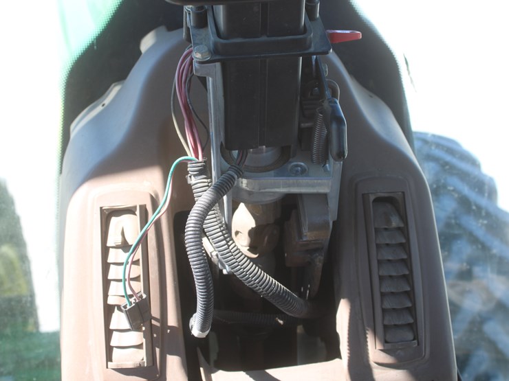 john-deere-8220-image-44