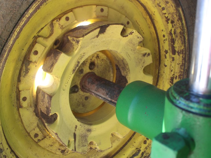 john-deere-8220-image-68