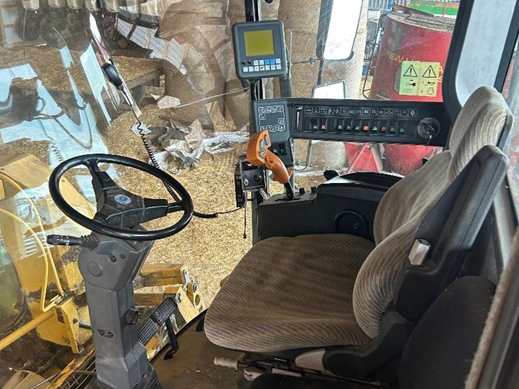 #7579-•-2003-new-holland-fx68-chopper-(snover)-image-8