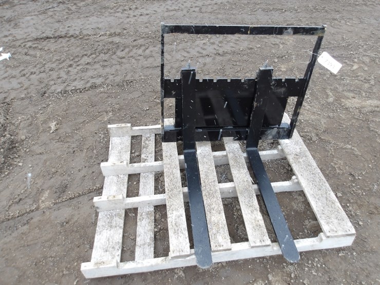 #7393-•-30"-mini-skid-steer-forks-image-3
