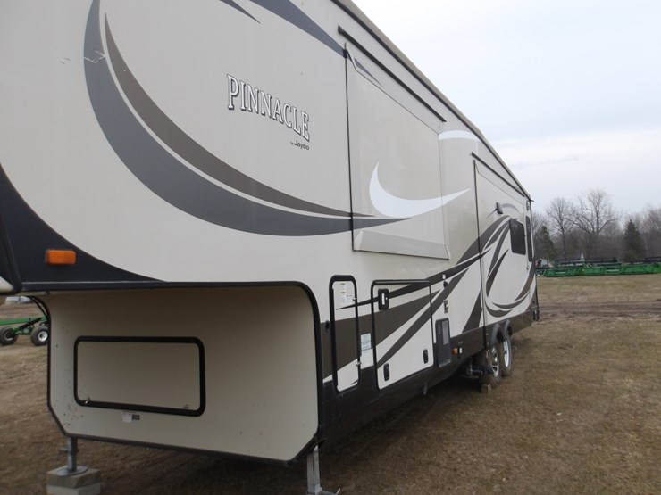#7364-•-2015-jayco-pinnacle-fifth-wheel-camper-image-6