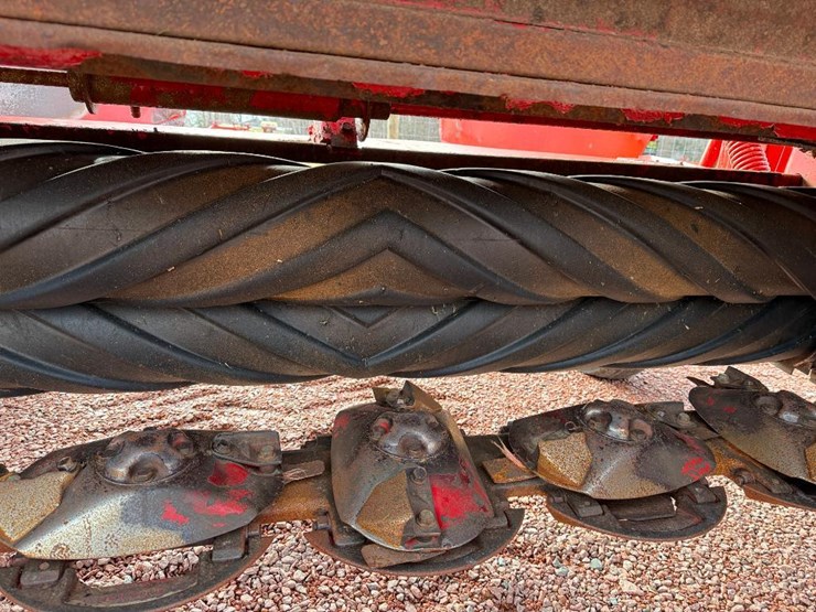 new-holland-1409-image-17