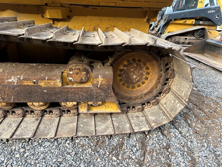 2006-deere-700j-image-48