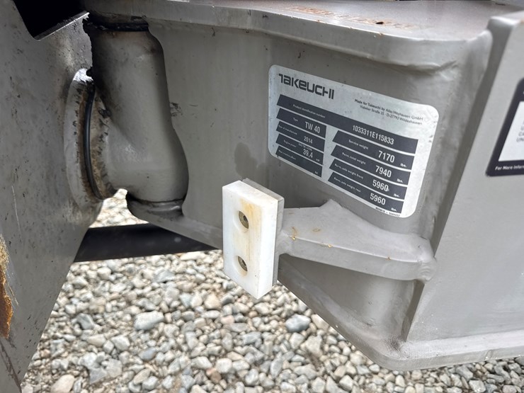 2014-takeuchi-tw40-image-26