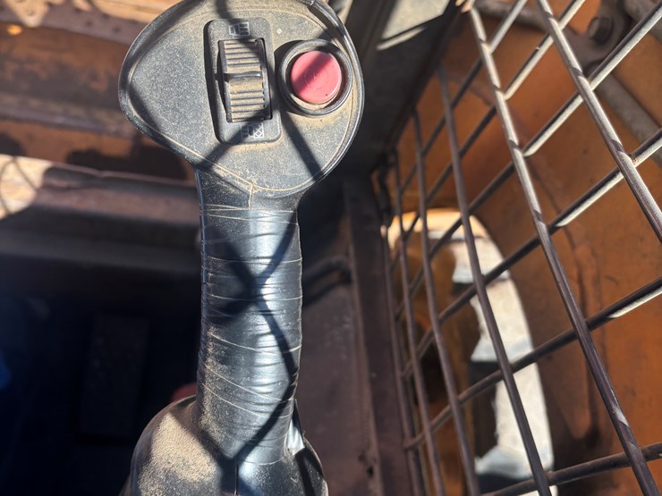 2011-case-sr220-image-36