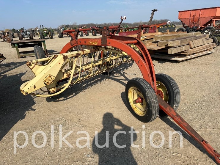 new-holland-256-image-1