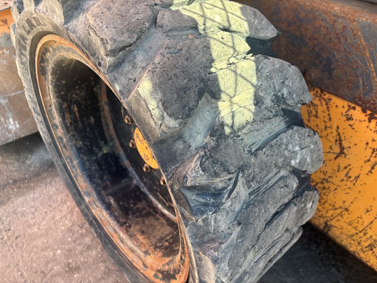 2011-case-sr220-image-49