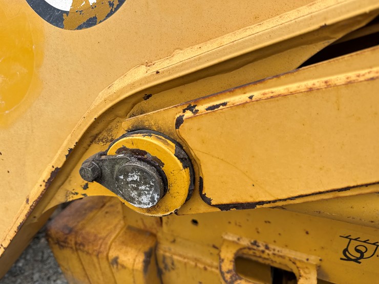 2001-deere-310sg-image-24