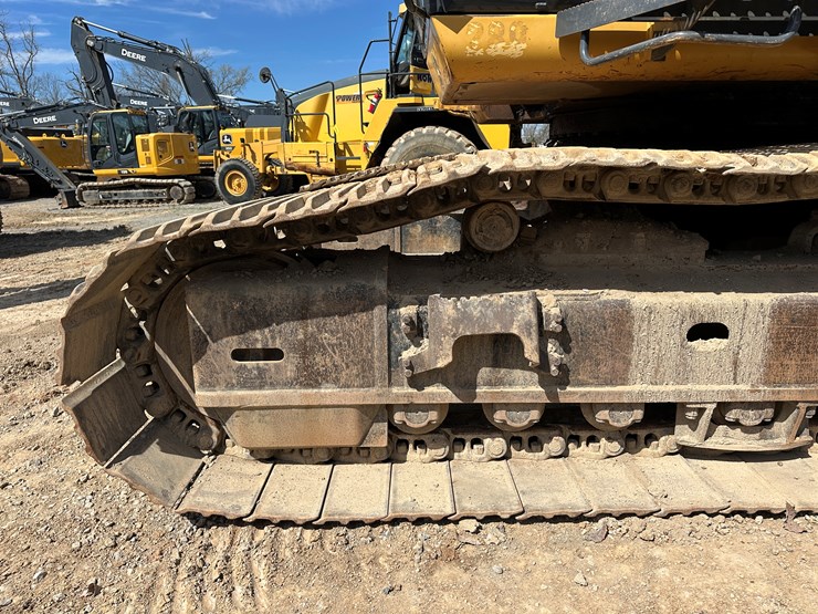 2016-deere-470g-lc-image-47