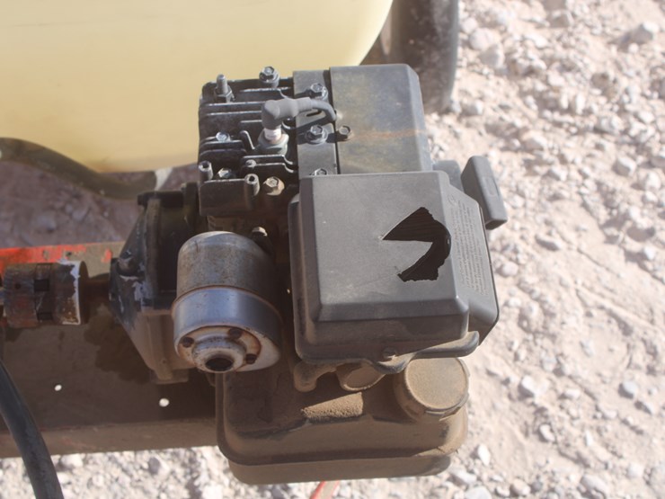 #3093-•-55-gallon-pull-type-sprayer-with-gas-motor-image-5