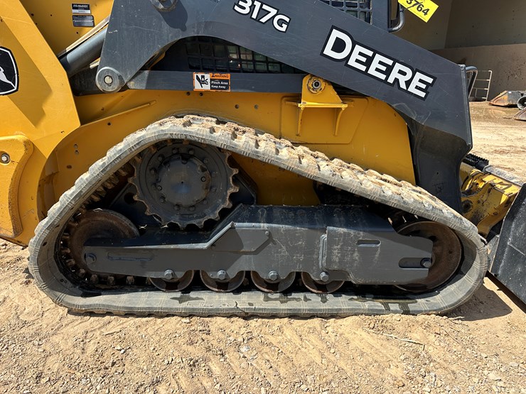 2019-deere-317g-image-43