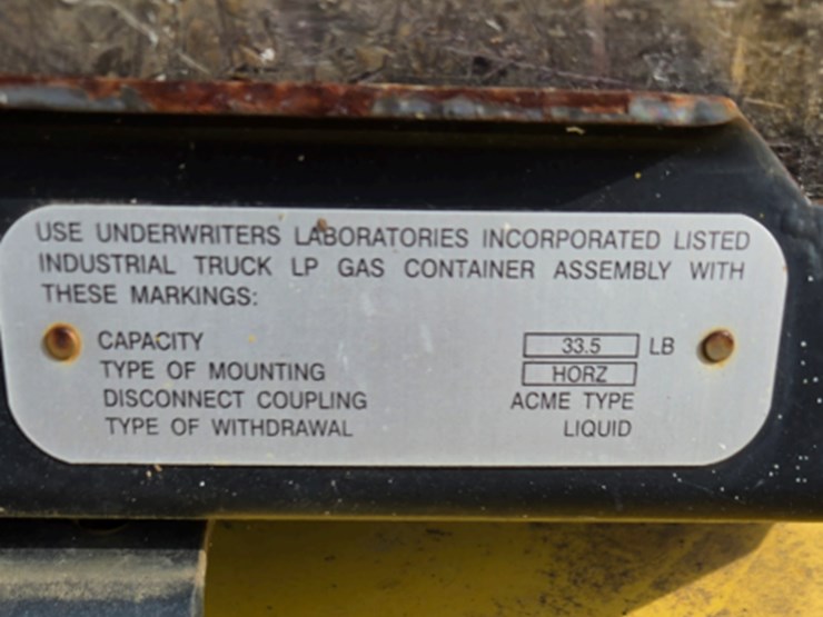 #110a-•-benefit-lot-2000-hyster-cap-forklift-image-8