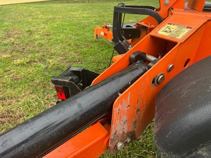 2016-jlg-t500j-image-25