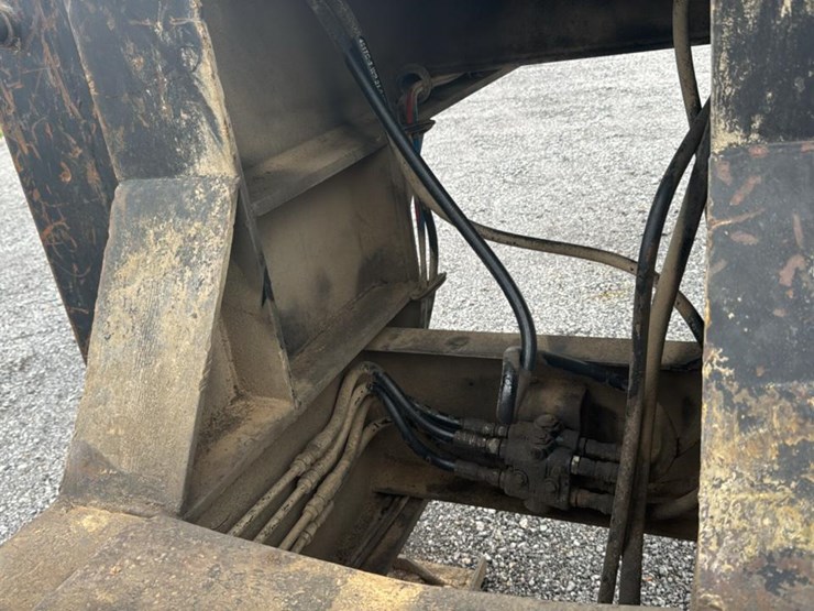 2007-deere-437c-image-26