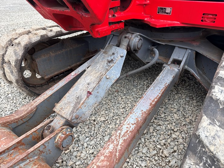 takeuchi-tb285-image-33