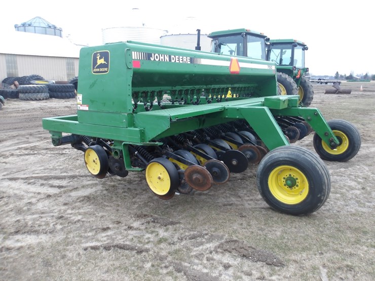 john-deere-750-image-3