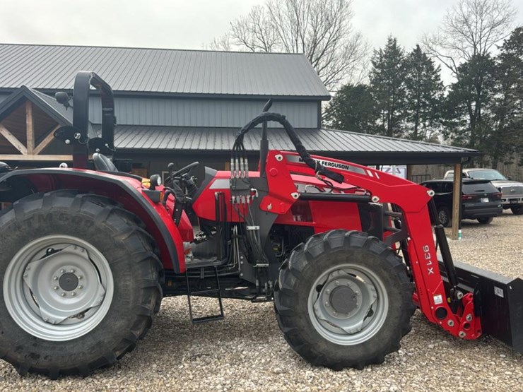 2023-massey-ferguson-4707-image-6