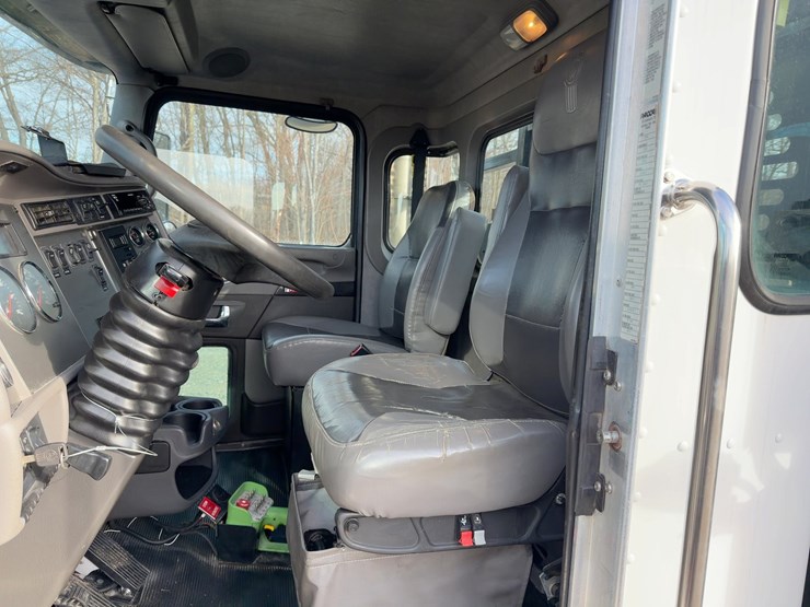 2017-kenworth-t270-image-33