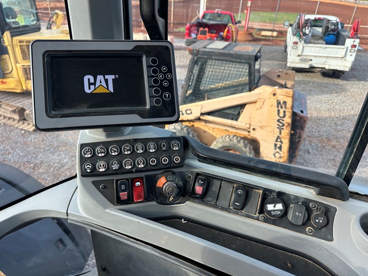 2016-caterpillar-938m-image-36