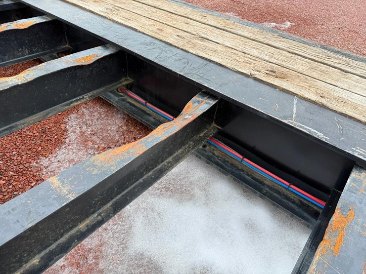 #301-•-lot-301-image-33