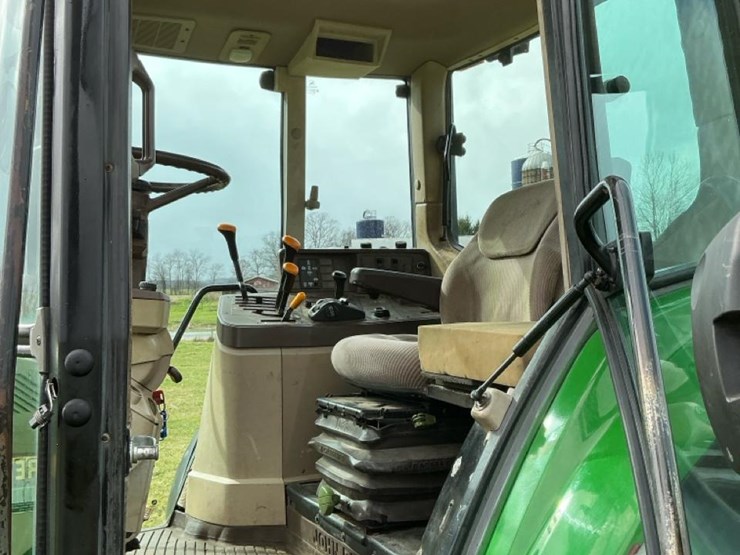 2000-john-deere-6410-image-29