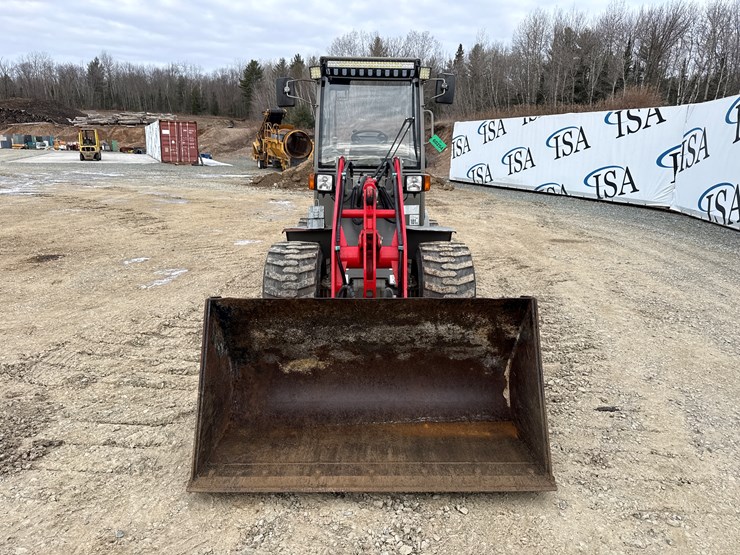 2014-takeuchi-tw40-image-8